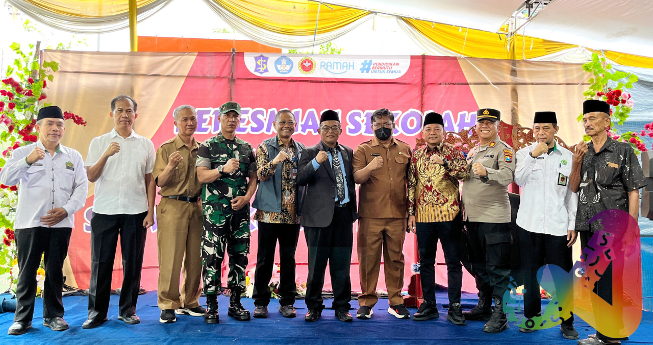Suasana Peresmian Sekolah Panah Bersinar di SDN wonokusumo 1/40 (Doc.isol)