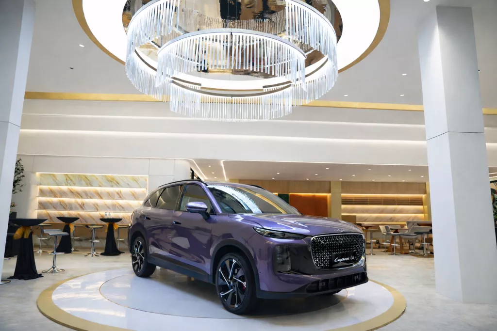 Perkuat Pasar NEV Premium, LEPAS Resmikan Showroom SM Group Sunter Jakarta Utara