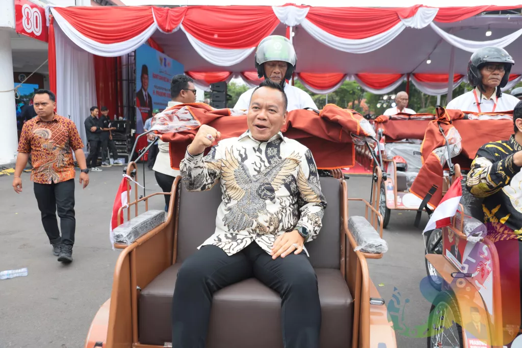 Becak Listrik Presiden Prabowo Mengaspal di Surabaya, Cak YeBe Nilai Ekonomi Lansia Terbantu