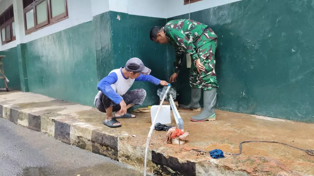 Di Bawah Langit Mendung Sukamaju, Harapan Mengalir dari Sumur TMMD