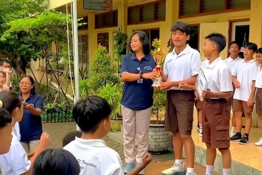 Sekolah di Surabaya Akui Pembatasan Gawai Tingkatkan Interaksi dan Fokus Belajar Siswa