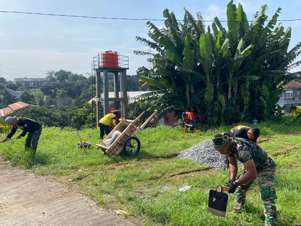 TMMD Ke-127 Kodim 0508/Depok Masuki H+2, Pengerasan Jalan Capai 23 Persen*