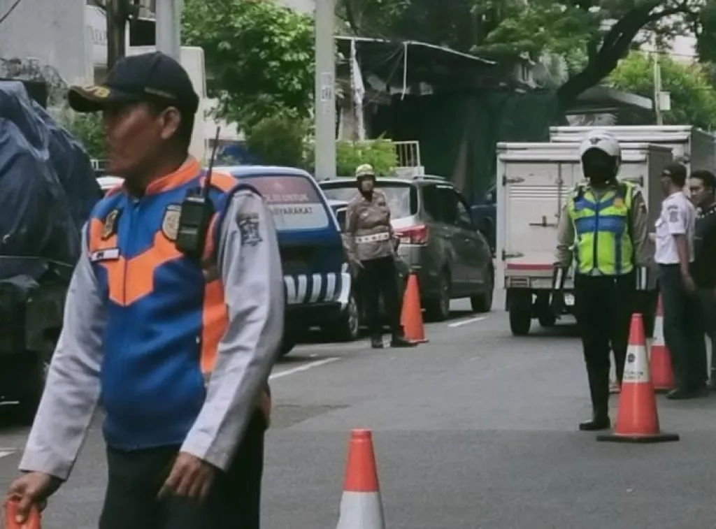 Operasi Gabungan di Pabean Cantikan Sasar Angkutan Umum dan Barang, KIR Mati Langsung Ditindak