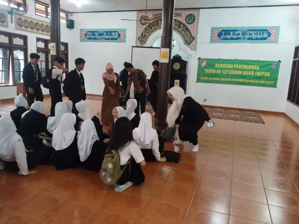 TMMD Hadir di Sekolah, Siswa SMK YAPEMRI Dibekali Nilai Kebangsaan