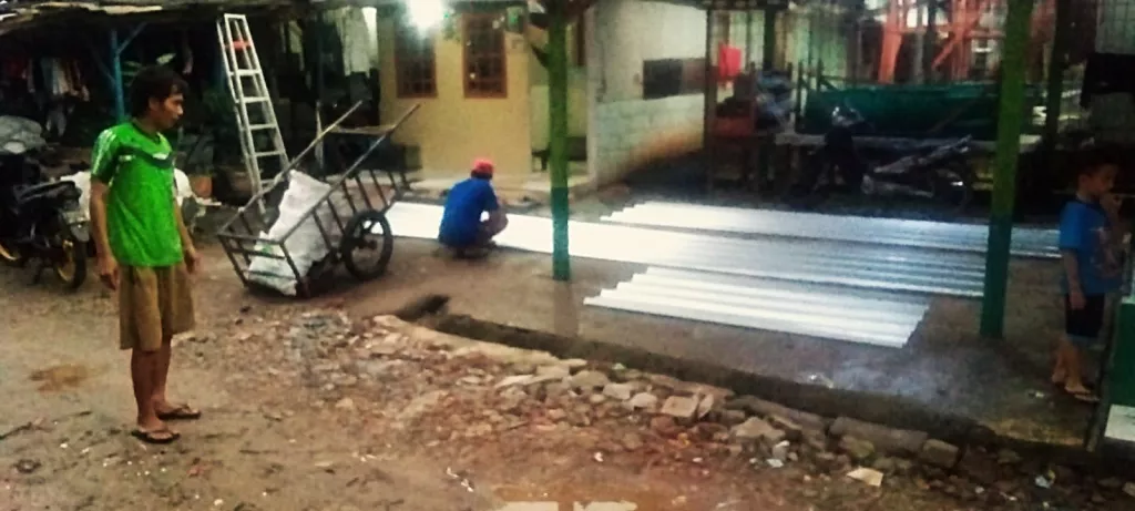 TMMD Ke-127 Kodim 0508/Depok Genjot Rehab MCK di Abadi Jaya, Progres Capai 45 Persen