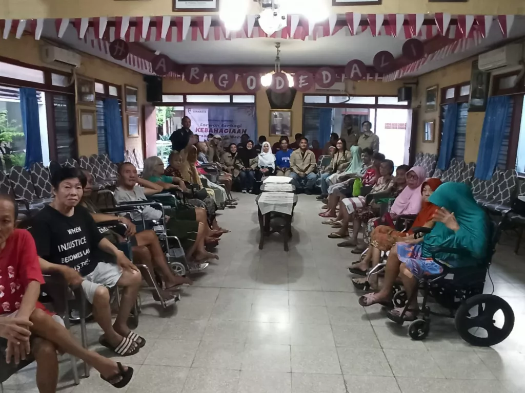 Forwan Surabaya Hadirkan Senyum Lansia Lewat Bakti Sosial Ramadan