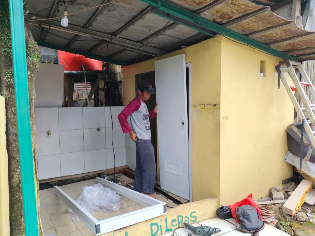 Rehab MCK Program TMMD Depok Capai Progres 30 Persen