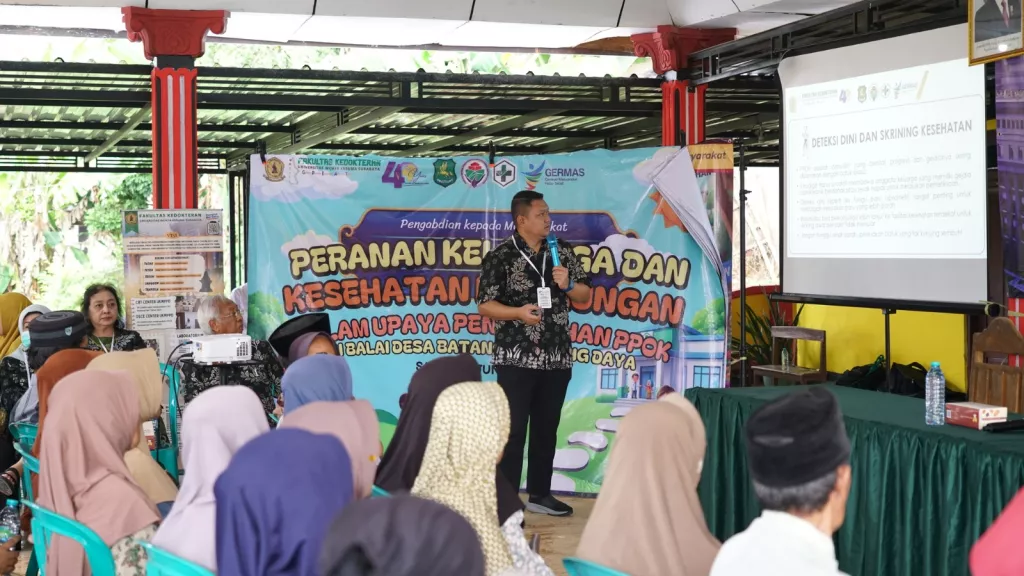 FK UWKS Edukasi Peran Keluarga dan Kesehatan Lingkungan untuk Cegah PPOK, Warga Sumenep Diajak Ciptakan Rumah Bebas Asap