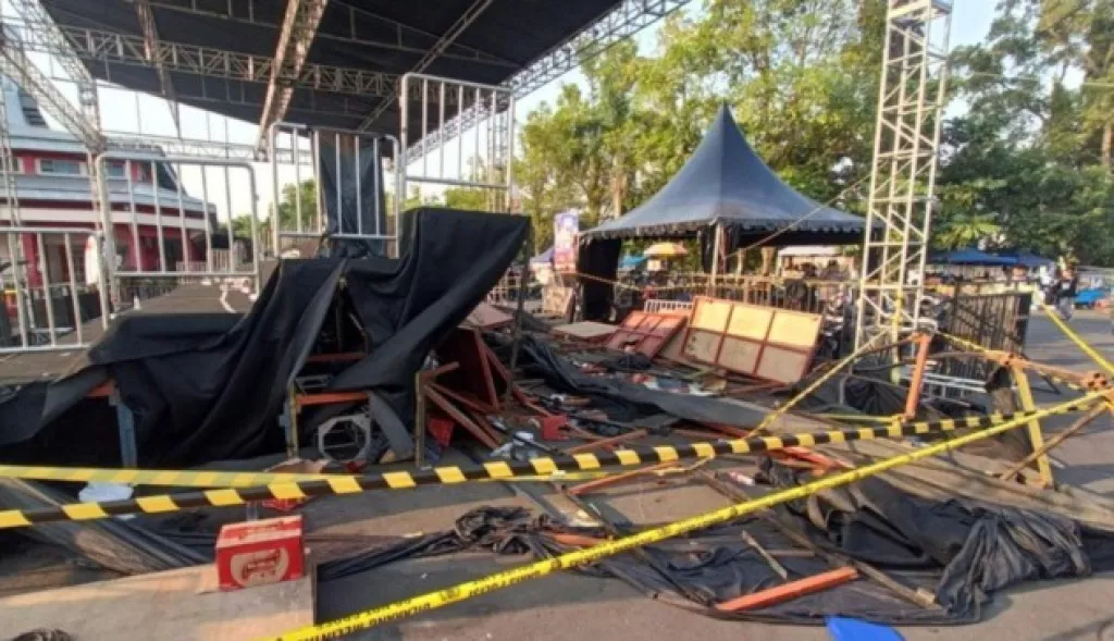 Tribun Kejurnas Drift di Banyumas Ambruk, 90 Penonton Terluka Diduga Dipicu Rebutan Kaus Drifter
