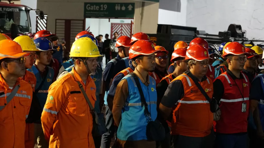 Menyambut Kemerdekaan Indonesia, PLN UP2D Jawa Timur Pastikan Keandalan Listrik Selama Pertandingan Piala Presiden