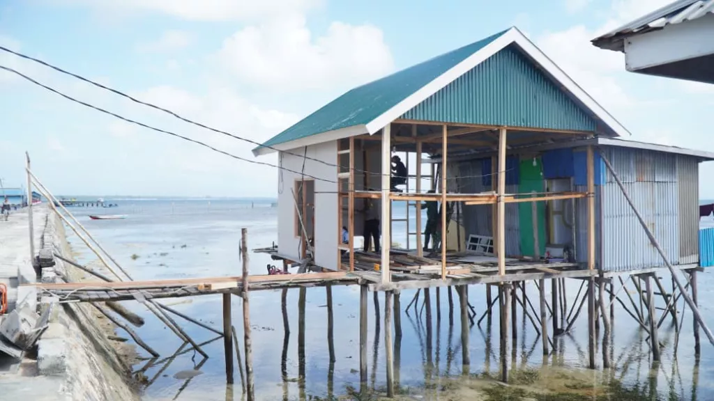 Renovasi RTLH Milik Ibu Samsiah di Desa Umbele Masuki Tahap Pemasangan Dinding dan Lantai