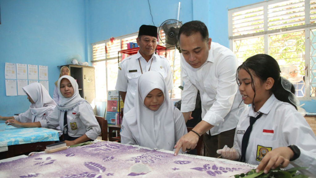 Selama Ramadan Sekolah di Surabaya Fokus Pendidikan Karakter dan kepedulian Sosial