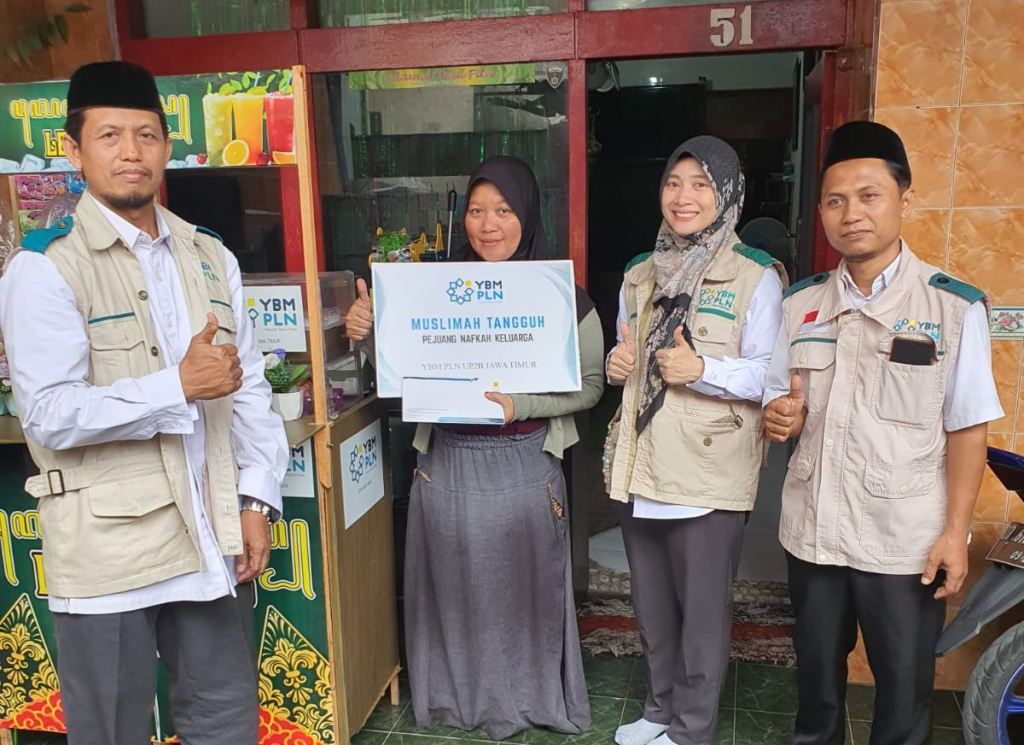 YBM PLN UP2B Jawa Timur Beri Modal Usaha untuk Lima Muslimah Tangguh
