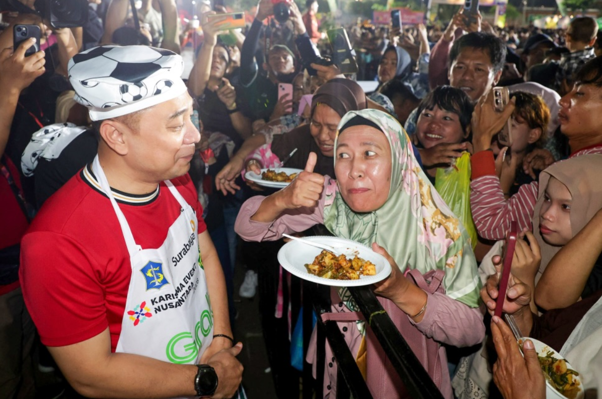 Festival Rujak Uleg 2026 Surabaya Diserbu Ribuan Warga, Tema Piala Dunia Jadi Sorotan Utama