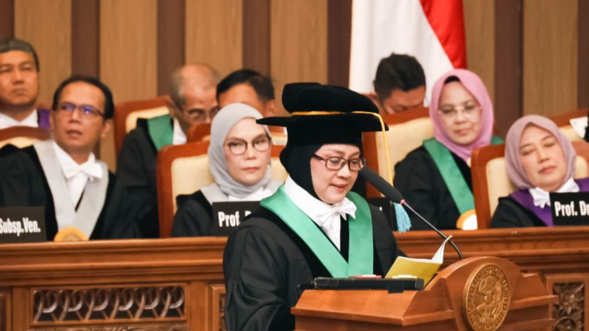 Guru Besar UNAIR Kembangkan Terapi Teh Hijau untuk Pasien HIV