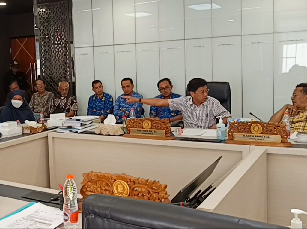 Baktiono Semprot Pemkot Surabaya, Pelayanan Publik Bukan Alat Menghukum Rakyat Kecil