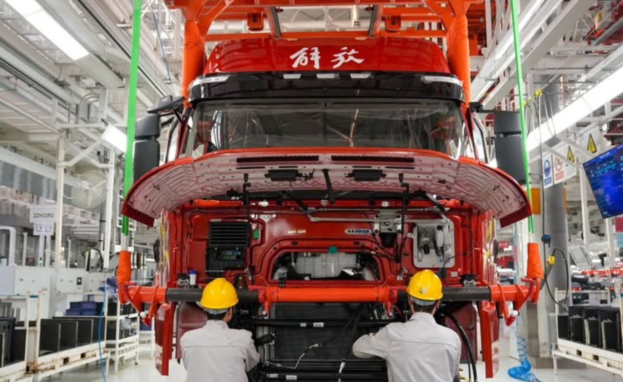 China Pacu Elektrifikasi Truk Berat, Target 1,6 Juta Unit Beroperasi pada 2030