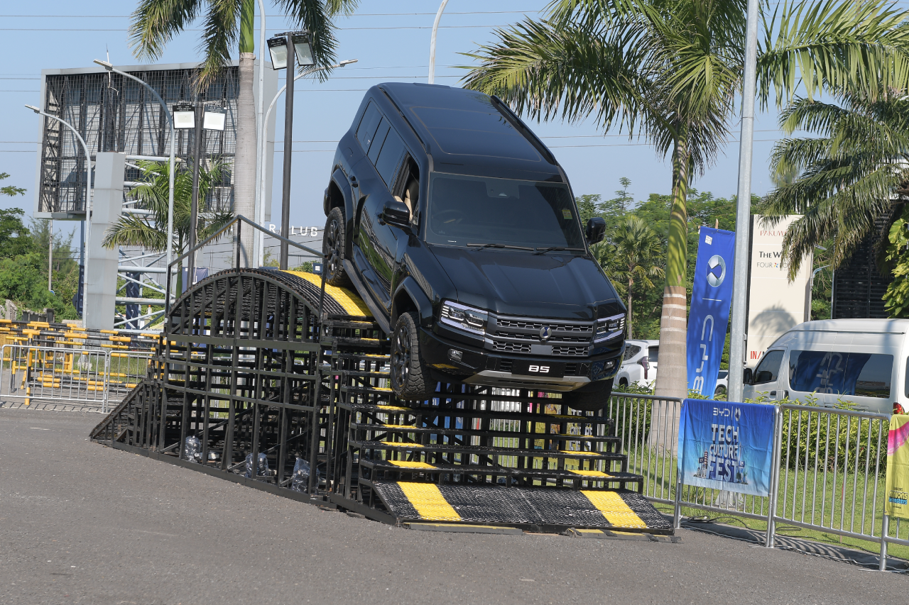 BYD Tech Culture Fest 2026 Dorong Adopsi Kendaraan Energi Baru di Surabaya