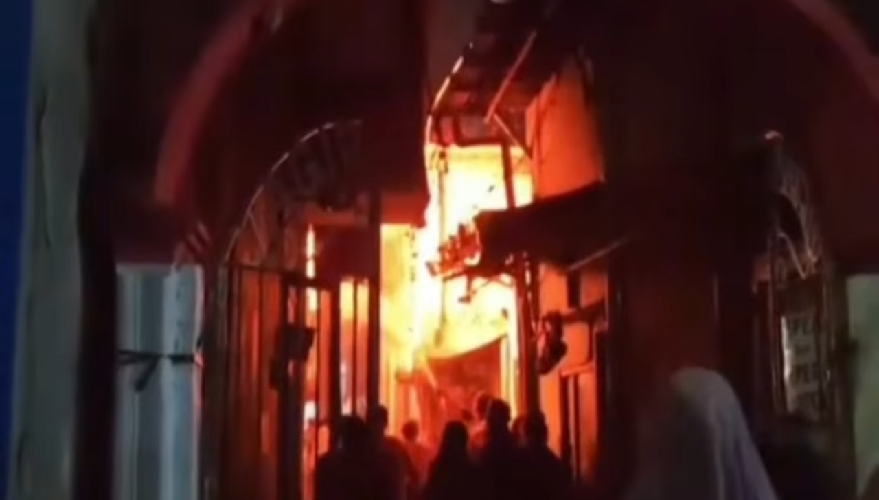 Kebakaran Rumah di Jagir Surabaya, Akses Gang Sempit Hambat Pemadaman