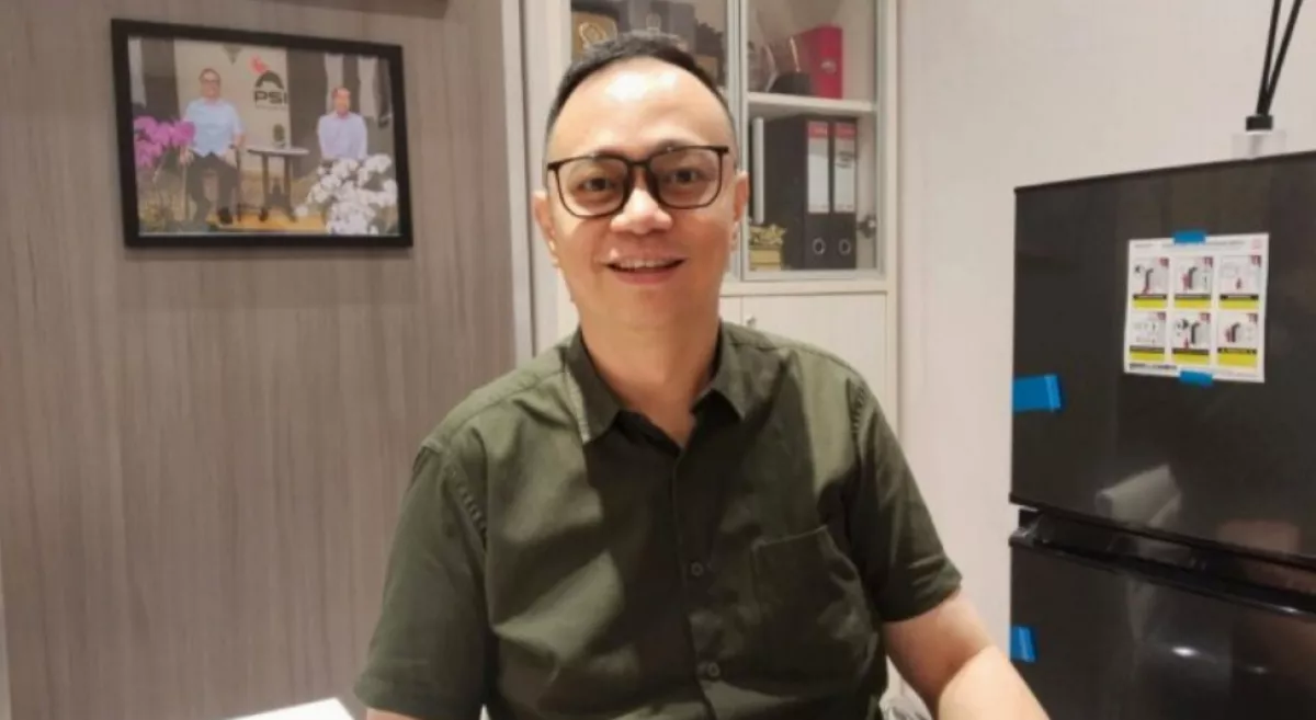 Josiah Michael Usulkan Parkir Tepi Jalan Surabaya Gratis, Ini Alasannya..!!