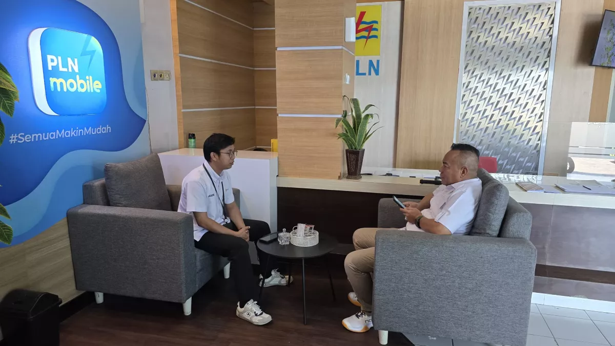Cak YeBe Respon Cepat Warga MBR Tak Mampu Bayar Denda Listrik Rp1.2 Juta Saat Reses