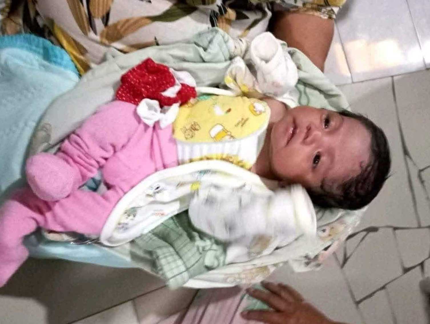 Ditemukan Bayi dalam Tas Keranjang Shopee Food di Jalan Lingkar Timur, Sidoarjo