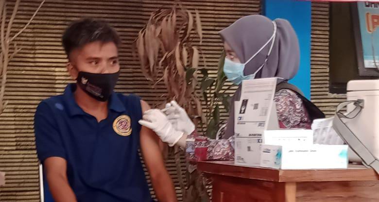 Vaksinasi ke 2 Puskesmas Robatal Diserbu Kartar