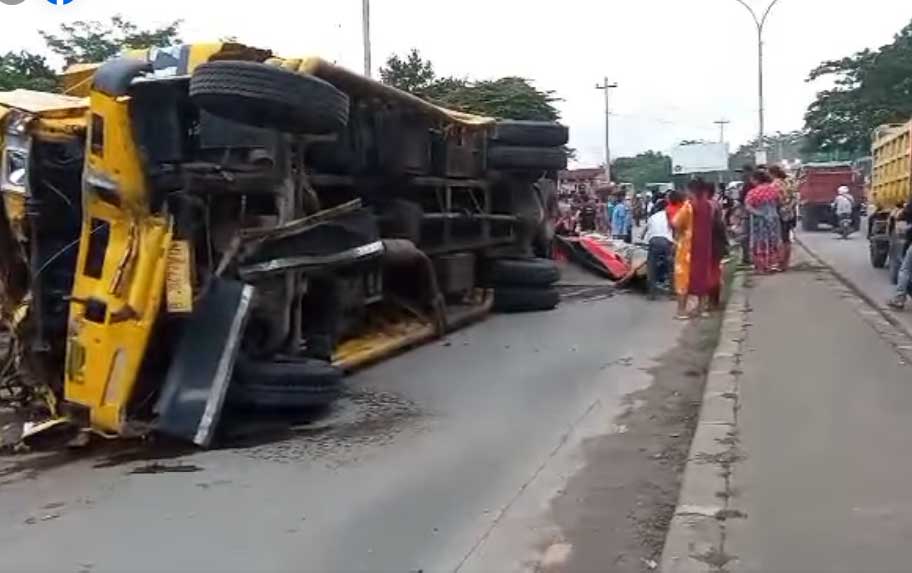 Laka Beruntun 8 Truk di Jalur Pantura Batang, Ini Kronologinya.
