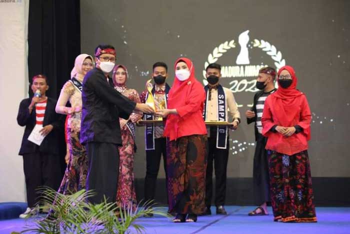 Raih "Madura Awards" Hajah Mimin Dapat Ucapan dari Ketua TP. PKK Desa Bira Timur 