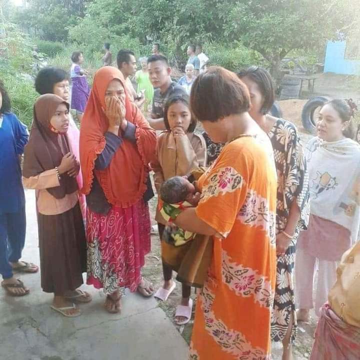 Ditemukan Bayi Perempuan di Depan Rumah Warga Tanjung Medan