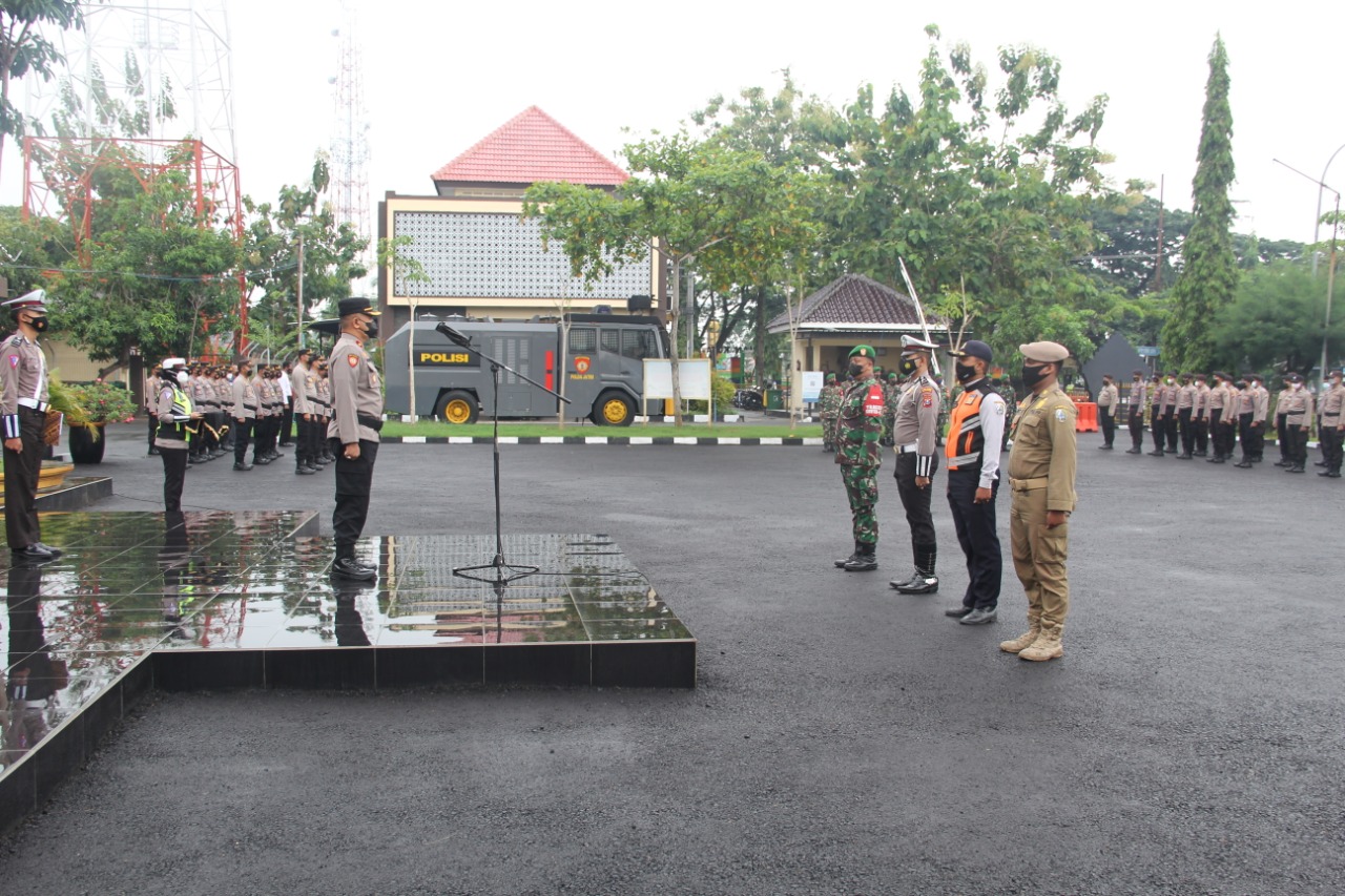 Wakapolres Sampang Pimpin Apel Gelar Pasukan Operasi Zebra Semeru 2021