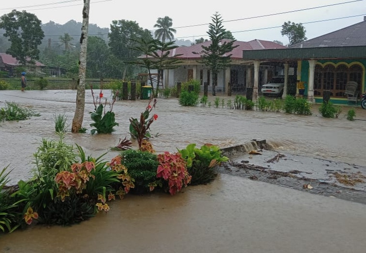 Hujan Deras Sungai Mezawa Meluap, 40 Rumah di Nias Terendam