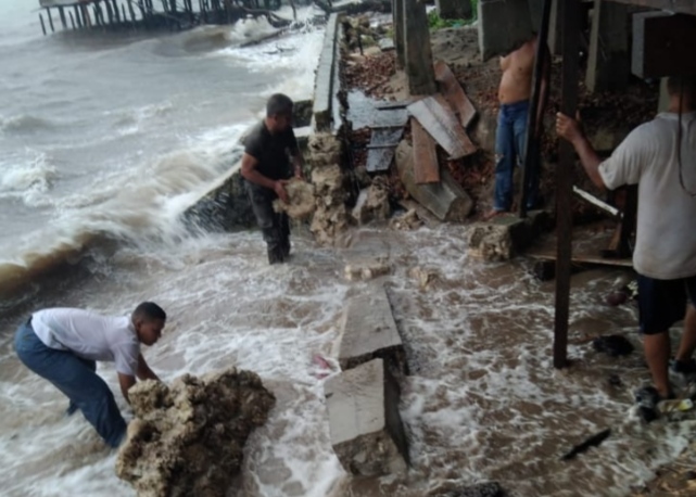 34 Warga Mengungsi Akibat Banjir Rob di Kepulauan Riau