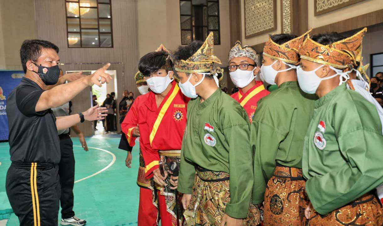 Kapolda Jawa Timur Pimpin Pembukaan Turnamen Pencak Silat Remaja