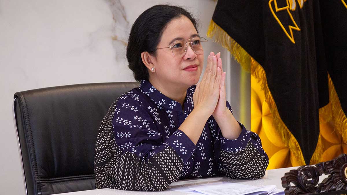 Unesa Anugerahi Widya Wiyata Samya pada Ketua DPR RI Puan Maharani 