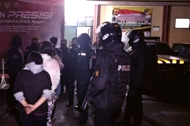 Polresta Tasikmalaya Ciduk 6 Siswi SMP yang Sedang Pesta Miras Bersama 2 Lelaki Dewasa