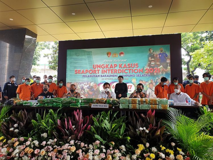 Bareskrim Polri Ringkus 19 Penyelundup Narkoba, 1 Ditembak Mati