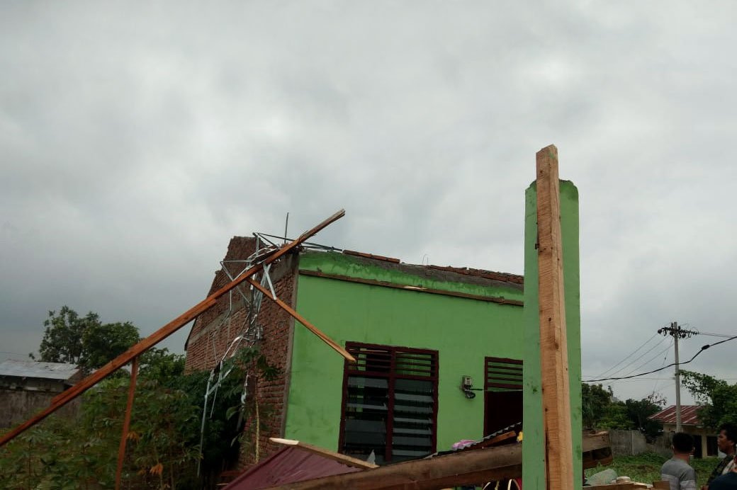 Beberapa Wilayah Deli Serdang Dihantam Puting Beliung